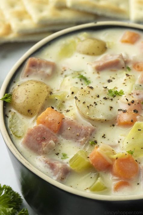 Creamy Cabbage Soup Recipe, Creamy Cabbage Soup, Cabbage Soup Crockpot, Ham Potatoes, Cabbage Soup Diet Plan, Creamy Cabbage, Soup Chowder, Easy Cabbage Soup, Kielbasa Soup