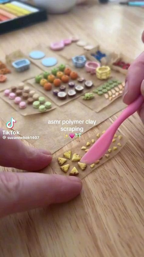 Polymer Clay Projects Diy, Christmas Posts, Doll Diy Crafts, Tanah Liat, How To Make Clay, Mini Stuff, Clay Diy Projects, Clay Crafts Air Dry, Polymer Clay Diy