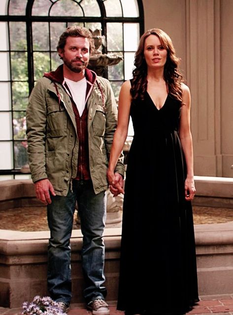 Chuck Shurley (God) and Amara Supernatural Amara, Supernatural Chuck, Rob Benedict, Supernatural Wallpaper, Tv Supernatural, Odaiba, Supernatural Cast, Texas Usa, Sam Winchester