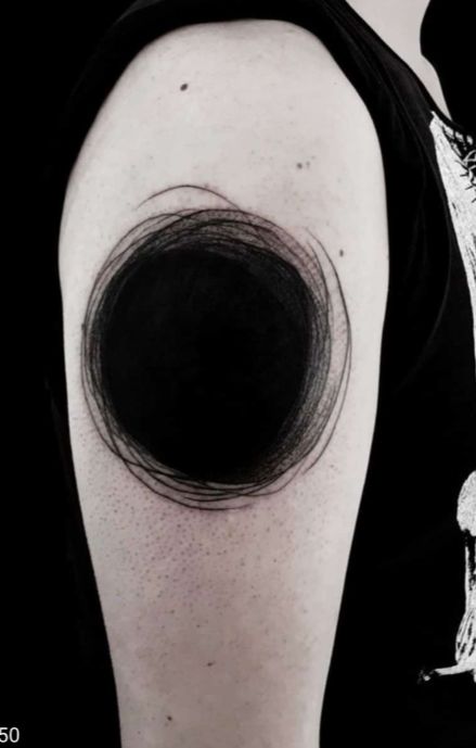 Circular Cover Up Tattoo, Black Shape Tattoo, Void Tattoo Ideas, Black Circle Tattoo Cover Up, Solid Black Tattoo Cover Up, Black Hole Tattoo Design, Cover Tatoos Ideas, Black Circle Tattoo, Void Tattoo