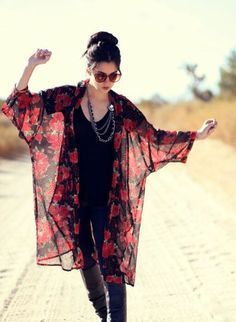 Long Kimono Outfit With Dress, Sheer Kimono Outfit, Chiffon Outerwear, Chiffon Shrug, Kimono Outfits, Look Boho Chic, Kimono Outfit, Mode Kimono, Sheer Kimono