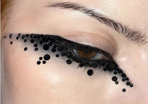 Black Rhinestones Makeup, Dark Makeup With Rhinestones, Black Makeup With Rhinestones, Black Rhinestone Makeup, Reputation Makeup, Scorpio Makeup, Dots Makeup, Glam Rock Makeup, Catwalk Makeup