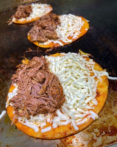 Beef Birria Recipe, Birria Tacos, Yummy Comfort Food, Mexican Food Recipes Authentic, Food Goals, Taco Tuesday, Food Obsession, Food Cravings, Burritos