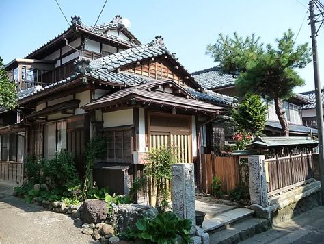 Japanese Bungalow House, Japan Country House, Old Traditional Japanese House, Japanese Village House, Japanese Victorian House, Big Japanese House, Fancy Japanese House, Two Story Japanese House, Japanese Farmhouse Exterior