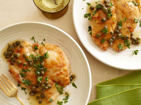 Chicken Piccata recipe from Giada De Laurentiis via Food Network Giada Chicken Piccata, Piccata Recipe, Chicken Piccata Recipe, Chicken Piccata, Giada De Laurentiis, Idee Pasto Sano, Top Recipes, Poultry Recipes, Turkey Recipes