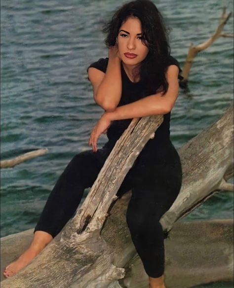 Ab Quintanilla, Suzette Quintanilla, Selena Quintanilla Videos, Selena Quintanilla Outfits, Selena Quintanilla Fashion, Latina Aesthetic, Selena Pictures, Selena Q, Tejano Music