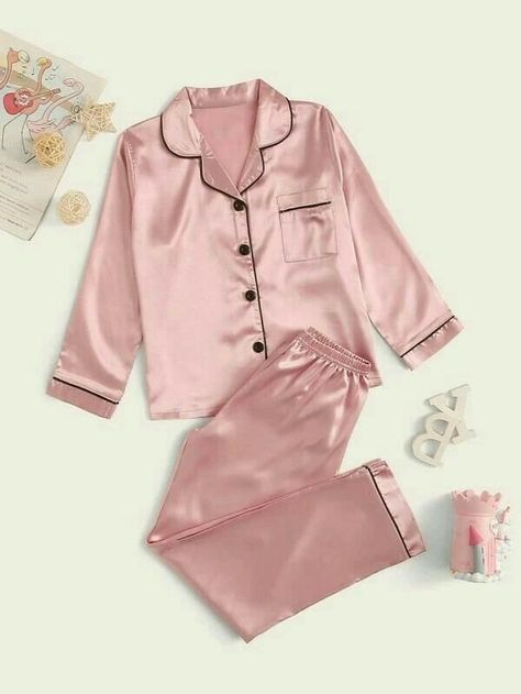 Girls Loungewear, Pijamas Women, Satin Pj Set, Pajama Fashion, Cute Sleepwear, Cute Pajama Sets, Pajama Outfits, Cute Lazy Outfits, Night Dress For Women