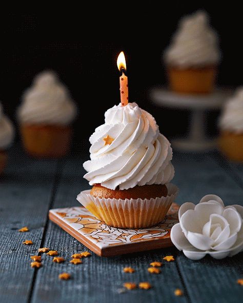 Happy Birthday Drinks, Happy Birthday Wishes Song, Birthday Wishes Gif, Birthday Wishes Songs, Cake Gif, Birthday Cake Gif, Happy Birthday Cupcakes, Birthday Greetings Friend, Happy Birthday Wishes Photos