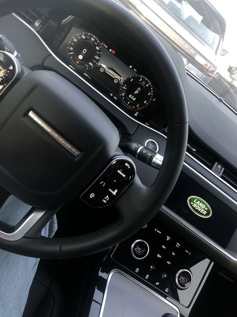 Range Rover Snap, Cars Range Rover, Aesthetic Cars Wallpaper, Drive Aesthetic, Range Rover Interior, Hospital Room Snapchat Stories, Range Rover Black, Luxury Cars Range Rover, Luxury Lifestyle Aesthetic