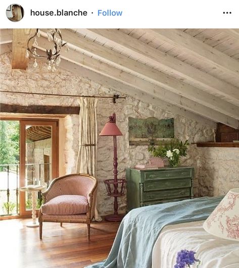 French Provincial Furniture, Provincial Furniture, French Country Bedrooms, Casa Country, Real Estat, Country Bedroom, Stone Walls, French Cottage, Design Del Prodotto