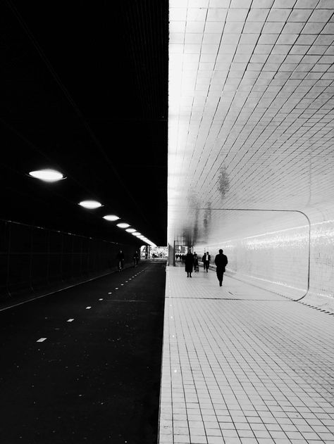 Minimal Photography, Shadow Photography, Black And White Aesthetic, Street Photo, White Photo, Photography Inspo, White Photography, Light And Shadow, Black And White Photography