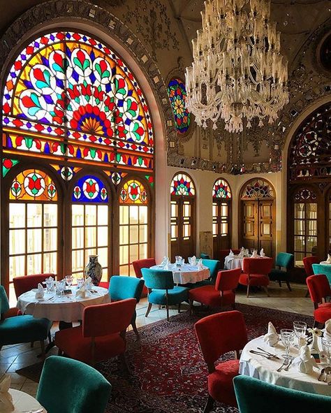 Saraye Ameriha Boutique Hotel restored by Ezam Construction. #Kashan #Iran : @babakrahimi #architectanddesign Kashan Iran, Persian Restaurant, Iran Pictures, Iranian Architecture, Persian Architecture, Shaw Carpet, Iran Travel, Staircase Makeover, Persian Culture