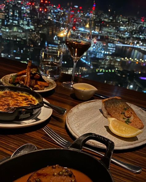 The Shard London Restaurant, The Shard London, Westminster Bridge, Camden Markets, Borough Market, St James' Park, The Shard, Houses Of Parliament, Kensington Palace