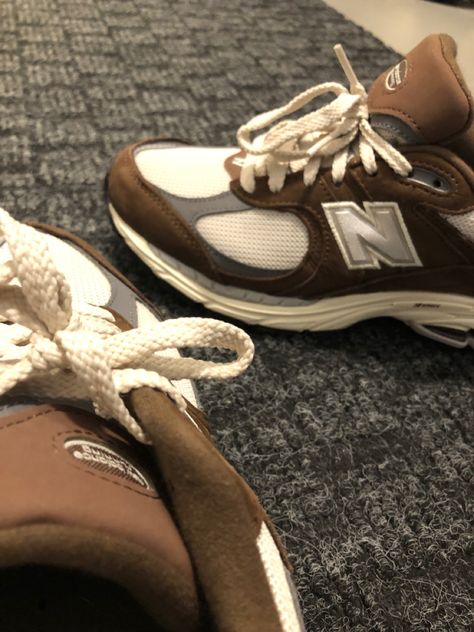 New Balances Brown, New Balance Shoes Brown, New Balance Brown Shoes, Brown New Balance Shoes, Jeremy Core, Brown Shoes Outfit, Granola Boy, New Balance Brown, Summer Wishlist