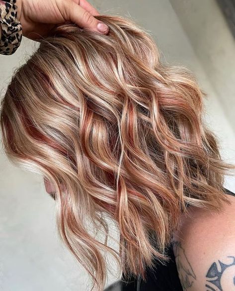 Blond Hair With Copper Lowlights, Blond And Red Hair Highlights, Ice Blonde Hair With Copper, Fall Hair Colours Blonde, Copper Root Shadow, Subtle Red Lowlights In Blonde Hair, Blonde With Rose Gold Lowlights, Highlights In Blonde Hair Colorful, Strawberry Blonde Hair With Lowlights And Highlights