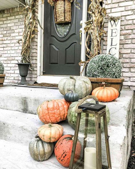 Faux Mums, Front Porch For Fall, Heirloom Pumpkins, Small Porch Decorating, Fall Front Door Decor, Fall Front Porch Decor Ideas, Front Porch Decor Ideas, Small Front Porch, Rustic Porch