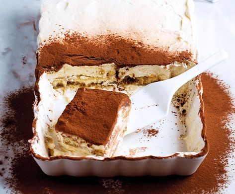 Het ultieme recept voor een Italiaanse tiramisu - foodies Tiramisu Recept, Christmas Diner, Bakers Gonna Bake, Christmas Food Dinner, Pavlova, Christmas Desserts, No Cook Meals, Cake Desserts, No Bake Cake