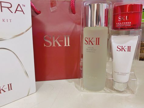 Sk2 Skincare, Sk Ii Essence, Sk Ii Skincare, Routine Aesthetic, Face Skin Care Routine, Blemish Remover, Sk Ii, Male Fitness Models, Aesthetic Beauty