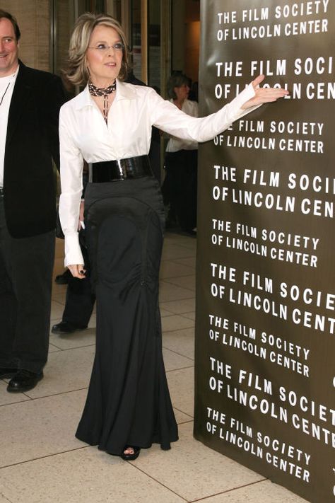 At the  Film Society Of Lincoln Center 34th Gala Tribute to Diane Keaton. Diana Keaton, Dianne Keaton, Style Icons Women, Advanced Fashion, Happy 70 Birthday, Casual Dressing, Age Gracefully, Diane Keaton, Lincoln Center