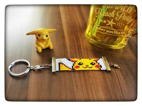 Bead loom pikachu pokemon Bead Loom Keychain, Pikachu Beads, Diy Braided Bracelet, Pokemon Bead, Seed Bead Crafts, Bead Loom Designs, Seed Bead Pattern, Bead Loom Pattern, Pixel Crochet