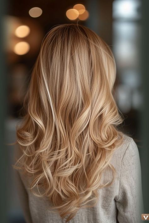 Winter Blonde Hair, Medium Length Wavy Hair, Summer Blonde Hair, Blonde Hair Transformations, Strawberry Blonde Hair Color, Honey Blonde Hair, Strawberry Blonde Hair, Blonde Hair Inspiration, Blonde Hair Shades