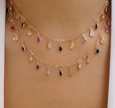 Dainty Chain Necklace, Modern Gold Jewelry, Charm Choker Necklace, Gold Fashion Necklace, Bridal Gold Jewellery Designs, Gold Jewellery Design Necklaces, Jewelry Design Earrings, Fancy Jewellery, Gold Necklace Designs