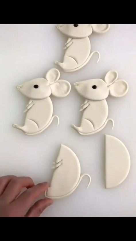 Food Art Easy, Diy Paper Lanterns, Fondant Flower Tutorial, Fondant Cake Designs, Art Cake, Bread Art, Fondant Animals, Amazing Food Art, Creative Food Art