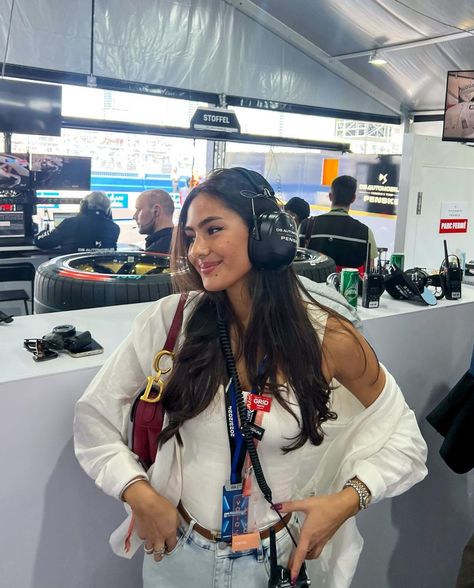 Sport Management Career, Maya Alatorre, Lissie Mackintosh, Sports Journalism, Journalism Career, My Future Job, F1 Aesthetic, Sport Management, Girls F