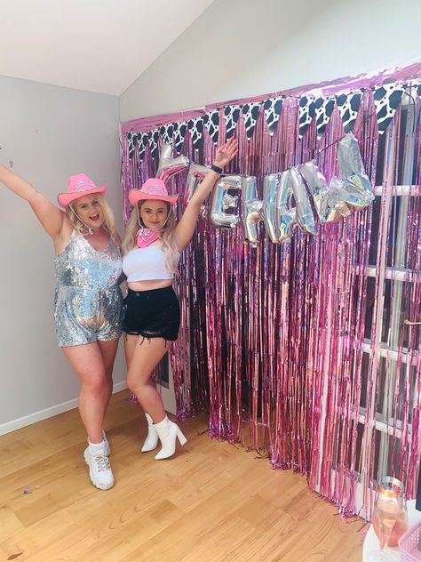 Yeehaw Party, Cowgirl Themed Party, Pink Streamers, 18th Birthday Party Themes, Western Car, Cowboy Theme Party, Cowgirl Bachelorette Parties, 21st Bday Ideas, 16th Birthday Decorations