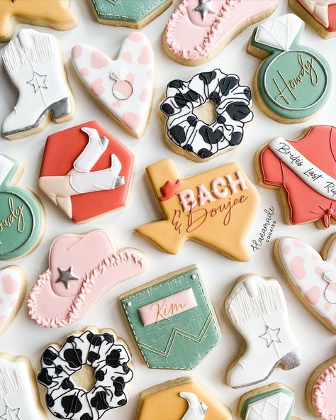 Cowgirl Royal Icing Cookies, Rhinestone Cowgirl Cookies, Cowgirl Boot Cookies Decorated, Coastal Cowgirl Bachelorette Cookies, Rodeo Decorated Cookies, Last Rodeo Bachelorette Cookies, Cowgirl Bachelorette Cookies, Nashville Bachelorette Cookies, Cowgirl Hat Cookies