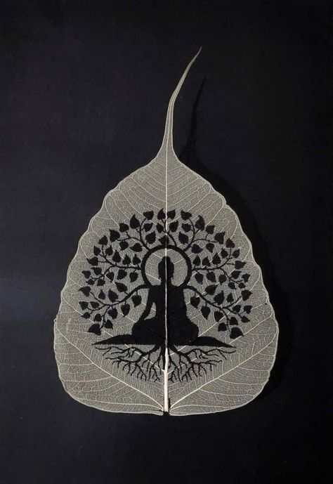 Bodhi Leaf Art, Buddha Mandala Artwork, Buddha Meditation Art, Painting Leaf Art, Beautiful Spine Tattoos, Meditation Painting, Wall Art Buddha, Meditation Artwork, Leaf Art Diy