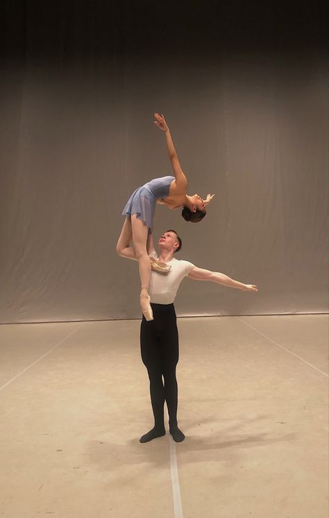 ballet, pointe shoes, pas de deux, tutu, duet Ballet Partnering Lifts, Ballet Class Aesthetic, Ballet Duet, Bolshoi Ballet Academy, Ballet Couple, Dancer Lifestyle, Ballet Aesthetic, Ballet Pictures, Ballet Academy