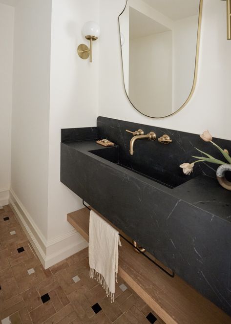 powder bath floating vanity Modern Powder Bath, Floating Marble Sink, Bathroom Interior Design Wood, Floating Sink Vanity, Floating Bathroom Sink, Floating Vanity Bathroom, Black Granite Sink, Bathroom Interior Design Luxury, 70s Interior Design