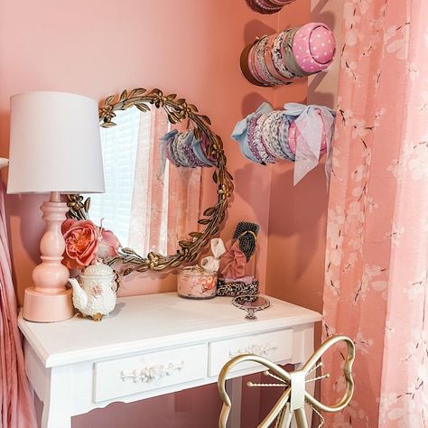 Girl Vanity Ideas Kids, Kid Vanity Ideas Girl Rooms, Kids Vanity Diy Girls Bedroom, Girls Vanity Ideas Kids, Toddler Vanity, Girls Vanity, Diy Girls Bedroom, Big Girl Bedrooms, Toddler Girl Room