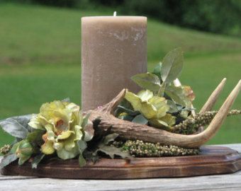 Camo Wedding Centerpieces, Antler Centerpiece, Rustic Lodge Decor, Antler Flower, Deer Antler Crafts, Deer Antler Decor, Antlers Decor, Antler Wedding, Antler Crafts