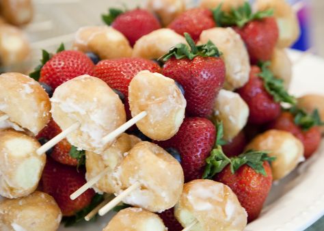 I like this idea. I think I would substitute mini cream puffs instead of the donut holes. Strawberries 'n Cream :) ~Ashley Birthday Breakfast Party, Donut Birthday Parties, Birthday Breakfast, Breakfast Party, Brownie Desserts, Strawberry Party, Donut Holes, Baby Shower Brunch, Birthday Brunch