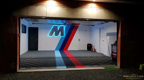 Bmw Garage, Car Showroom Design, Garage Paint, Garage Design Interior, Garage Furniture, Garage Loft, Ultimate Garage, Cars Room, Garage Remodel