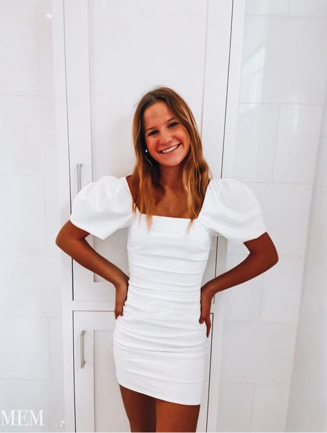 White Homecoming Dress, White Party Dress, Hoco Dresses Short, White Homecoming Dresses, Dress With Puff Sleeves, Preppy Summer Outfits, Preppy Dresses, Wardrobe Tips, Outfits Chic