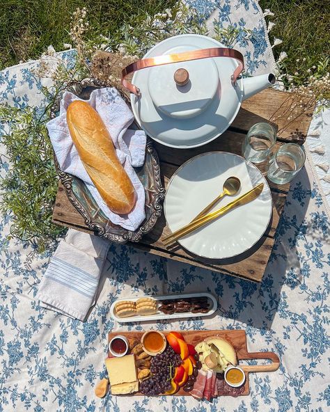 A small picnic between friends. Combining my love for teapots and champagne glasses into a slightly unconventional way to keep hydrated… | Instagram www.revelry-picnics.com #summer #alfrescodining #charcuterie #bridgerton #cottagecore #aesthetic #fairytales #romanticism #fairycore #romanticize #french #enchantment French Picnic Aesthetic, French Romance Aesthetic, Bridgerton Picnic, Victorian Picnic, Small Picnic, French Picnic, Cottagecore Picnic, French Romance, Summer Series