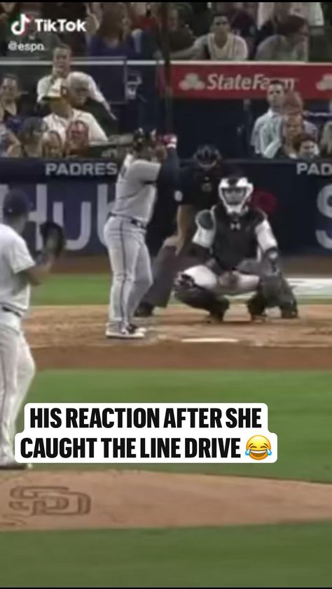 Softball Videos Funny Hilarious, Funny Baseball Videos, Crazy Stunts, Softball Things, Baseball Memes, Baseball Funny, Baseball Highlights, Sports Quotes Softball, Softball Funny