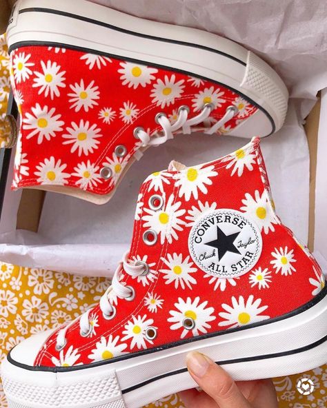 Painted Converse High Tops, Converse Rouge, Nike Font, Floral Converse, Cool Converse, Converse Style Women, Converse Design, Cute Converse, Converse Platform