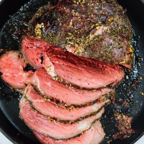 The Perfect Bottom Round Roast Recipe - 730 Sage Street Round Roast Recipe, Bottom Round Roast Recipes, Bottom Round Roast, Rump Roast, Chicken Carbonara Recipe, Best Roast Beef, Carbonara Recipe, Round Roast, Roast Beef Recipes