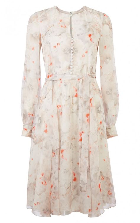 Beulah London Sabitri dress in Fractured Blossom Blush http://www.beulahlondon.com/clothing/dresses.html Sin Cos, Light Blue Floral Dress, Beulah London, Robes Vintage, Printed Tunic Dress, Afternoon Dress, Floral Chiffon Dress, Iconic Dresses, Floral Dresses Long