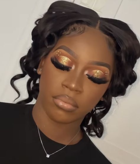 Glam Make Up Looks, Makeup Soiree, Black Wedding Makeup, Inspi Makeup, Full Glam Makeup, Birthday Behavior, Birthday Makeup Looks, Gold Makeup Looks, Lip Combos