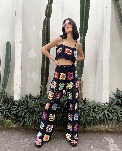 Granny Square Two Piece, Crocette Top, Crochet Concert Outfit, Granny Square Outfit, Crochet Pants Outfit, Crochet Festival Outfit, Granny Square Pants, Crochet Matching Set, Crochet Beach Dress