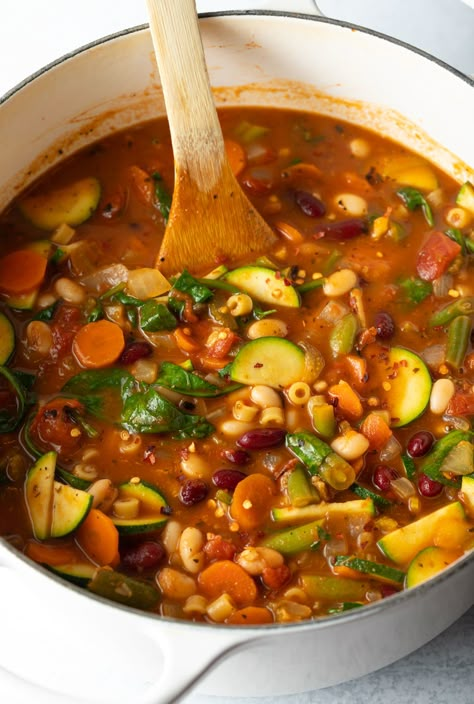 Yummy Fall Soup Recipes, Easy Fall Soup Recipes Vegetarian, Olive Garden Bean Soup, Spicy Minestrone Soup Recipe, Minestrone Soup Vegan, Vegan Minestrone Soup Crockpot, Garden Veggie Soup, Fall Minestrone Soup, Vegetarian Fall Soups