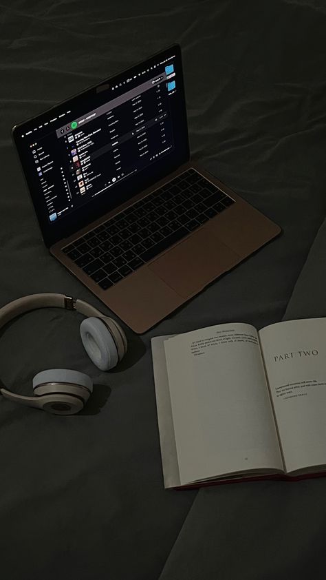 #cozy #night #aesthetic #book #music Listening To Music At Night Aesthetic, Music At Night Aesthetic, Listening To Music Aesthetic Wallpaper, Reading And Music Aesthetic, Music Study Aesthetic, Miminalist Aesthetic, Night Music Aesthetic, Reading At Night Aesthetic, Cozy Day Aesthetic