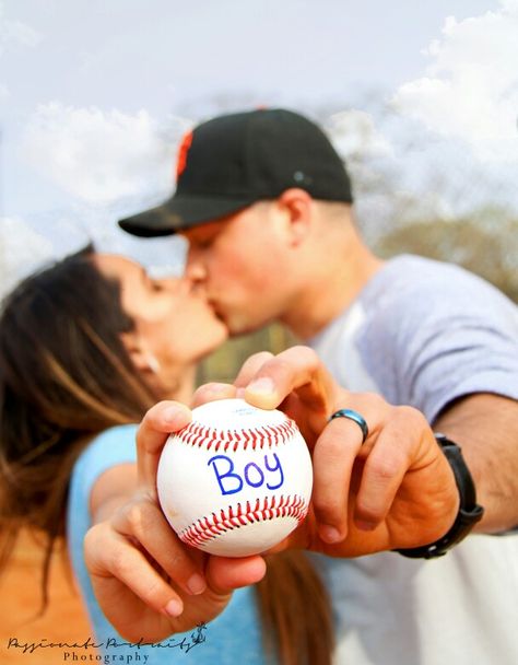 Baseball gender reveal photography, Norfolk Virginia- Passionate Portraits Photography https://www.facebook.com/pages/Passionate-Portraits-Photography/291812197517661 Baby Reveal Ideas To Parents, Gender Reveal Photo Shoot, Gender Reveal Pictures, Baseball Gender Reveal, Gender Reveal Photography, Pregnancy Gender, Baby Shower Pictures, Gender Reveal Photos, Pregnancy Gender Reveal