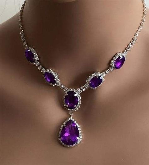 قلادات متدلية, Expensive Jewelry Luxury, Jewelry Set Design, Kendra Scott Necklace, Purple Jewelry, Necklace Bridal, Purple Necklace, Turkish Jewelry, Neck Jewellery