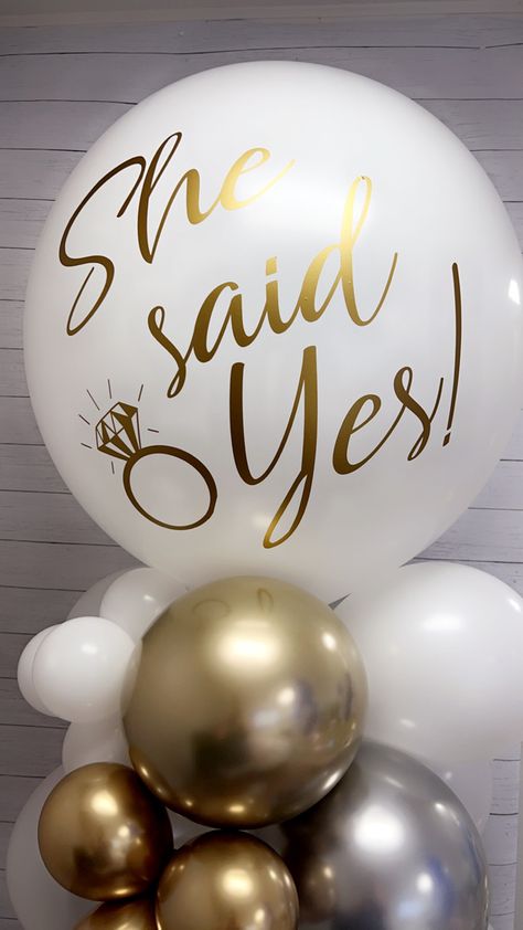 White And Gold Engagement Balloons, Engagement Party Balloon Ideas, Engagement Balloons Decoration, Just Engaged Decorations, Surprise Engagement Party Ideas, Engaged Balloons, Engagement Ring Balloon, Engagement Party Balloons, Engagement Brunch